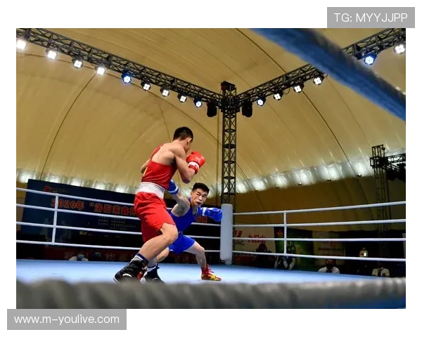 张家玮中山主场作战中国拳王争霸赛，击倒王龙展现全面性